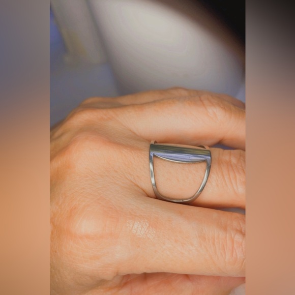 NWT Silver Stainless Steel Ring, Unisex Geometric Laser Cut Pattern Size 9 - Picture 13 of 17